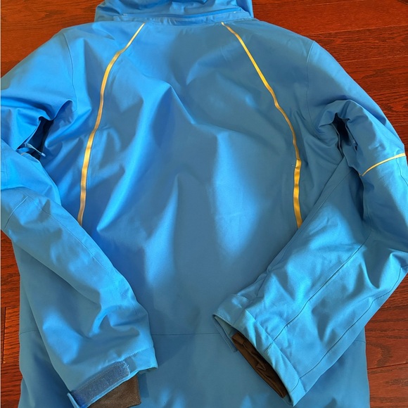 Helly Hansen jacket - size large - Picture 5 of 6